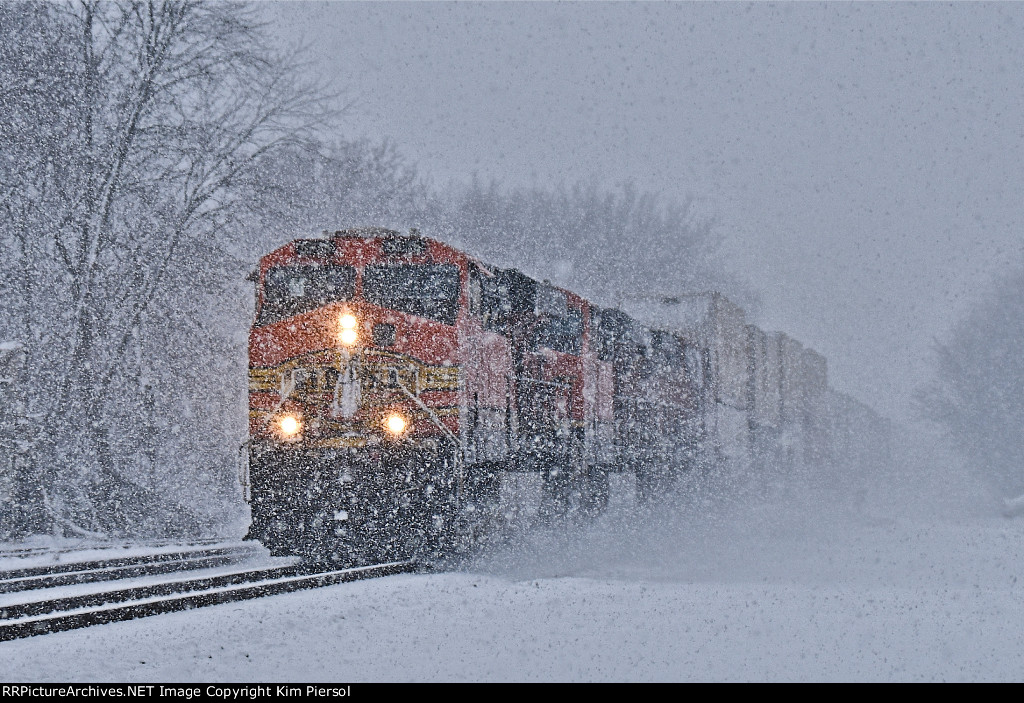 BNSF 5735